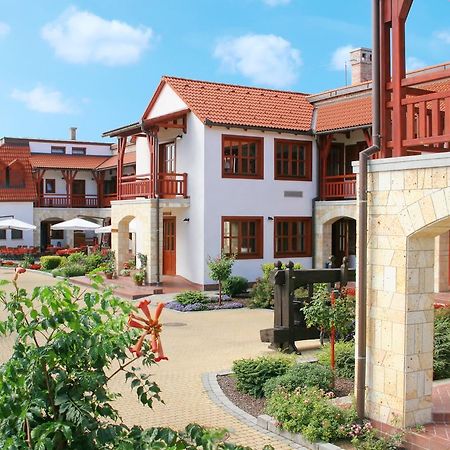 Magita Hotel Basko Bagian luar foto