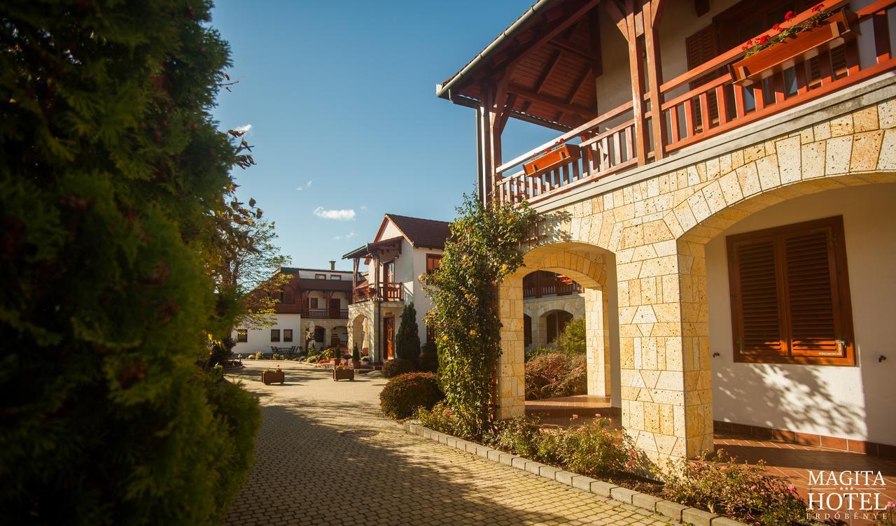 Magita Hotel Basko Bagian luar foto