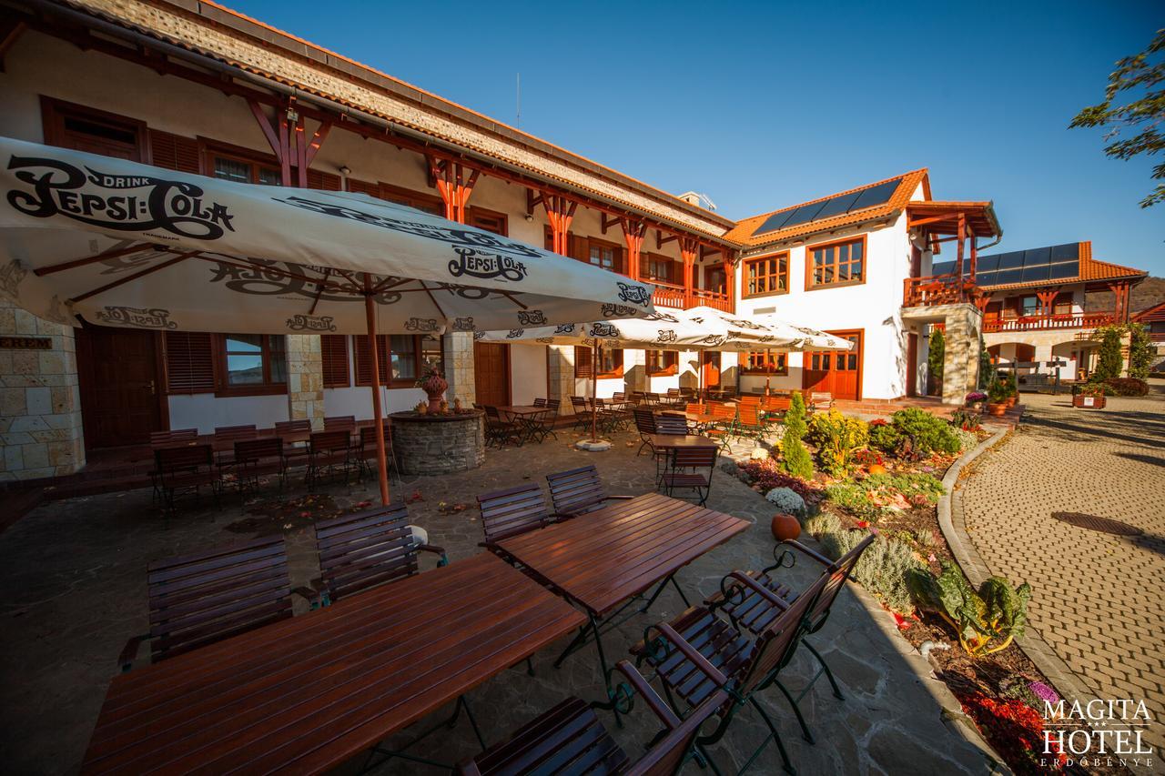 Magita Hotel Basko Bagian luar foto