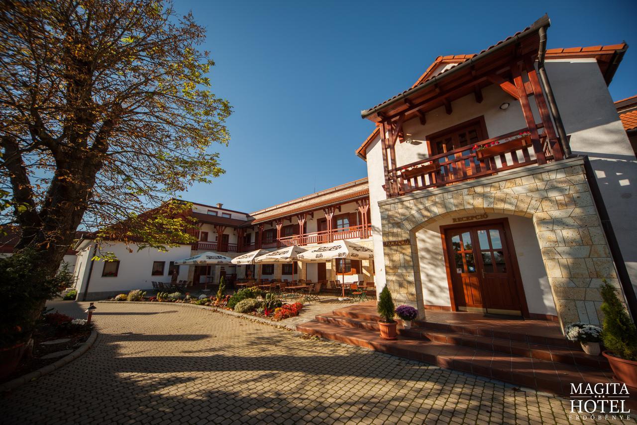 Magita Hotel Basko Bagian luar foto