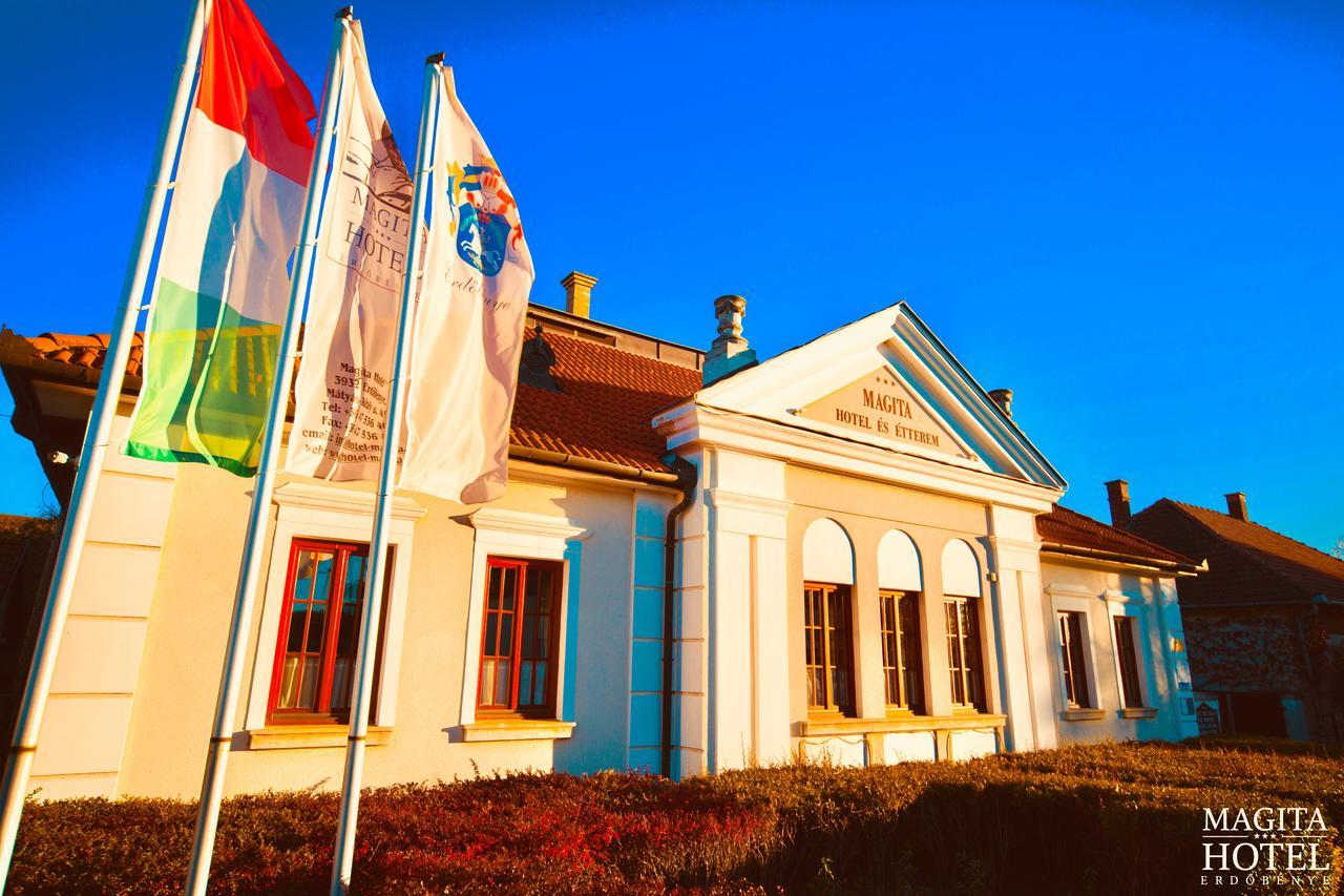 Magita Hotel Basko Bagian luar foto
